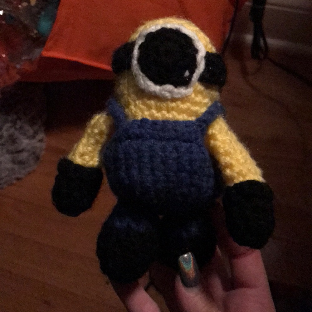 Knitted minion